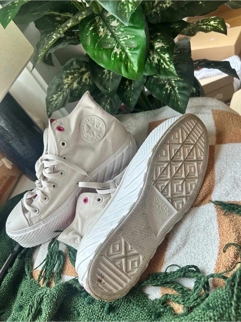 Converse beige high